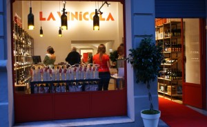 vinicola bar vin boutique barcelone vitrine