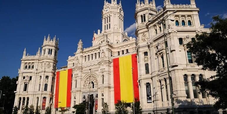 Devenir espagnol coûte désormais 336 euros 1 cibeles madrid palais