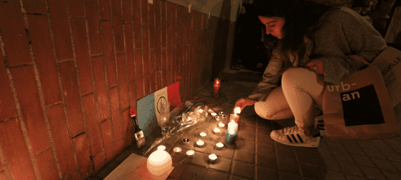 Hommage à Barcelone pour les victimes de Paris (vidéo) 1 Capture d’écran 2015 11 18 à 20.43.06 e1447876218292