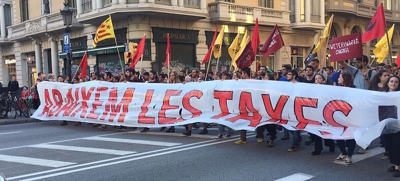 Près d'un millier d'étudiants manifestent à Barcelone 6 manifestations étudiantes barcelone