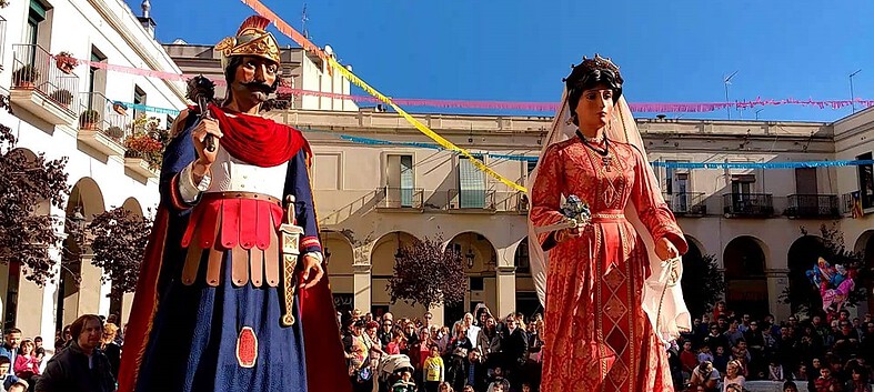 Ce week-end: Fêtes du printemps, cirque et créateurs barcelonais 1 géants sagrera barcelone