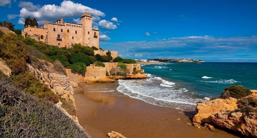 plage de catalogne au sable fin