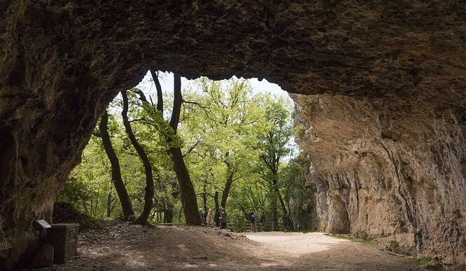 Une grotte hors du temps à seulement 25 km de Barcelone 3 visiter catalogne