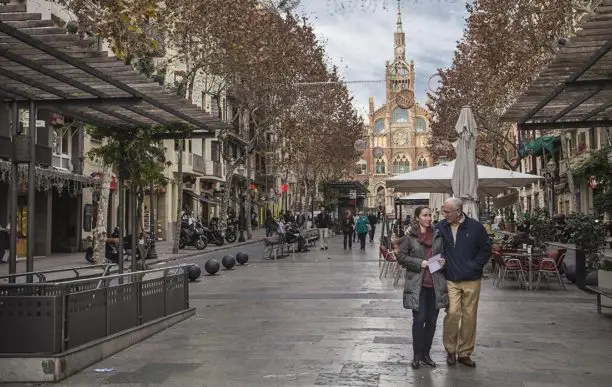 Barcelone annonce la création de 200 mini-zones piétonnes 1 barcelone gaudi