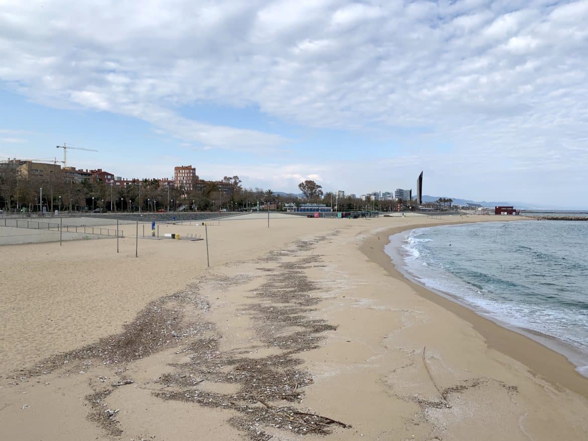 plage confinement quarantaine barcelone