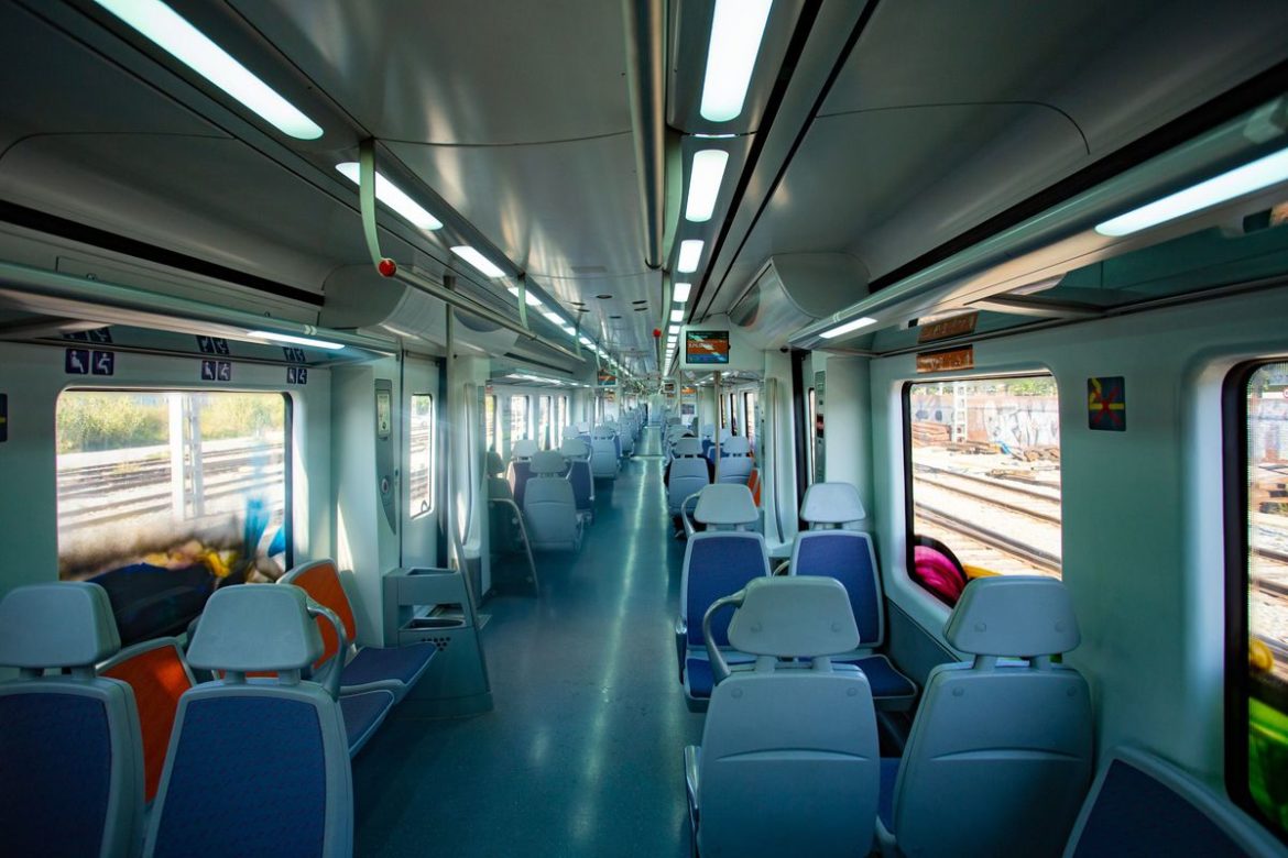 sants-estacio-entrada-dun-tren-roda