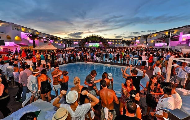 Un Barcelonais positif au Covid part faire la fête à Ibiza 4 fête ibiza baléares