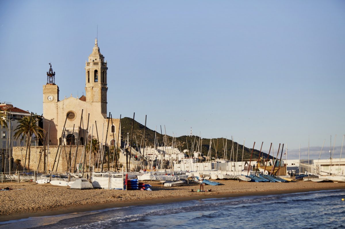 sitges platja fragata catalogne