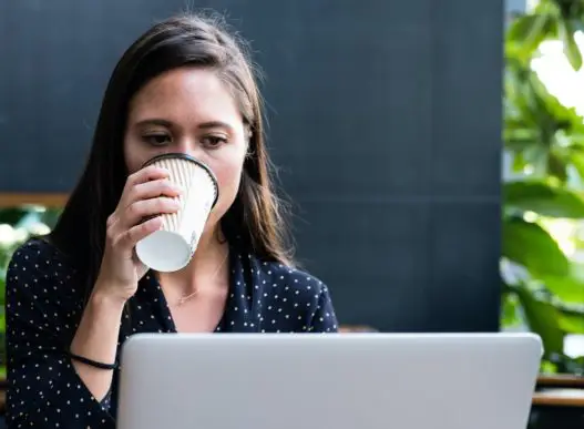 4 mois de télétravail à Barcelone, entre stress et défis quotidiens 4 Sieste Barcelone travail