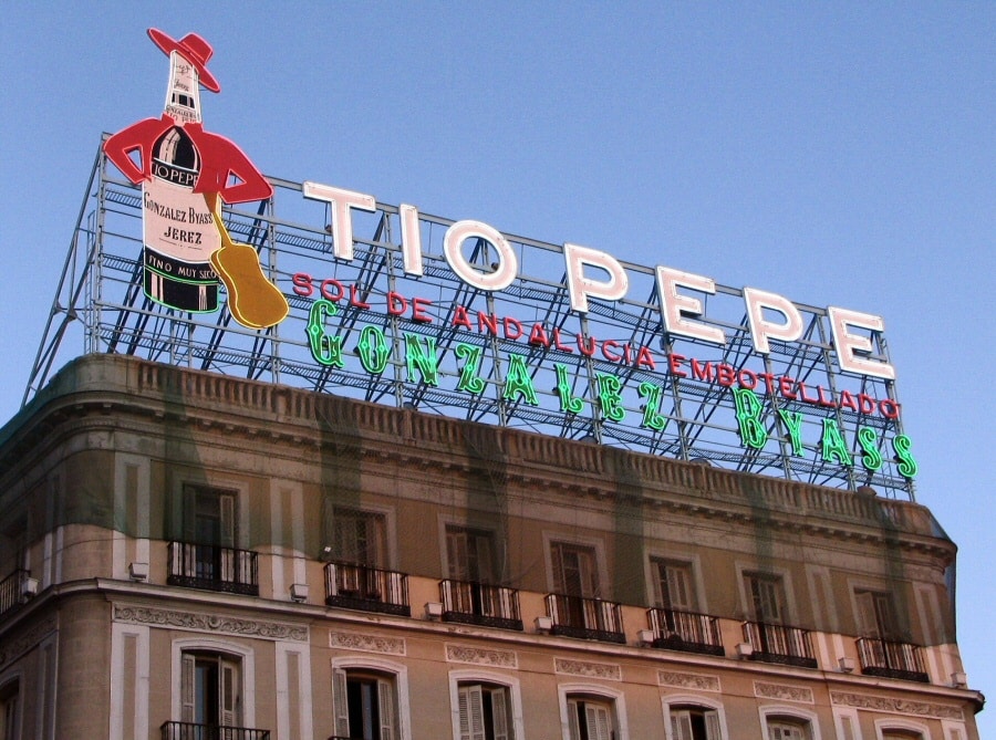 Pourquoi y a-t-il des taureaux sur les routes d'Espagne? 33 Tio pepe à madrid