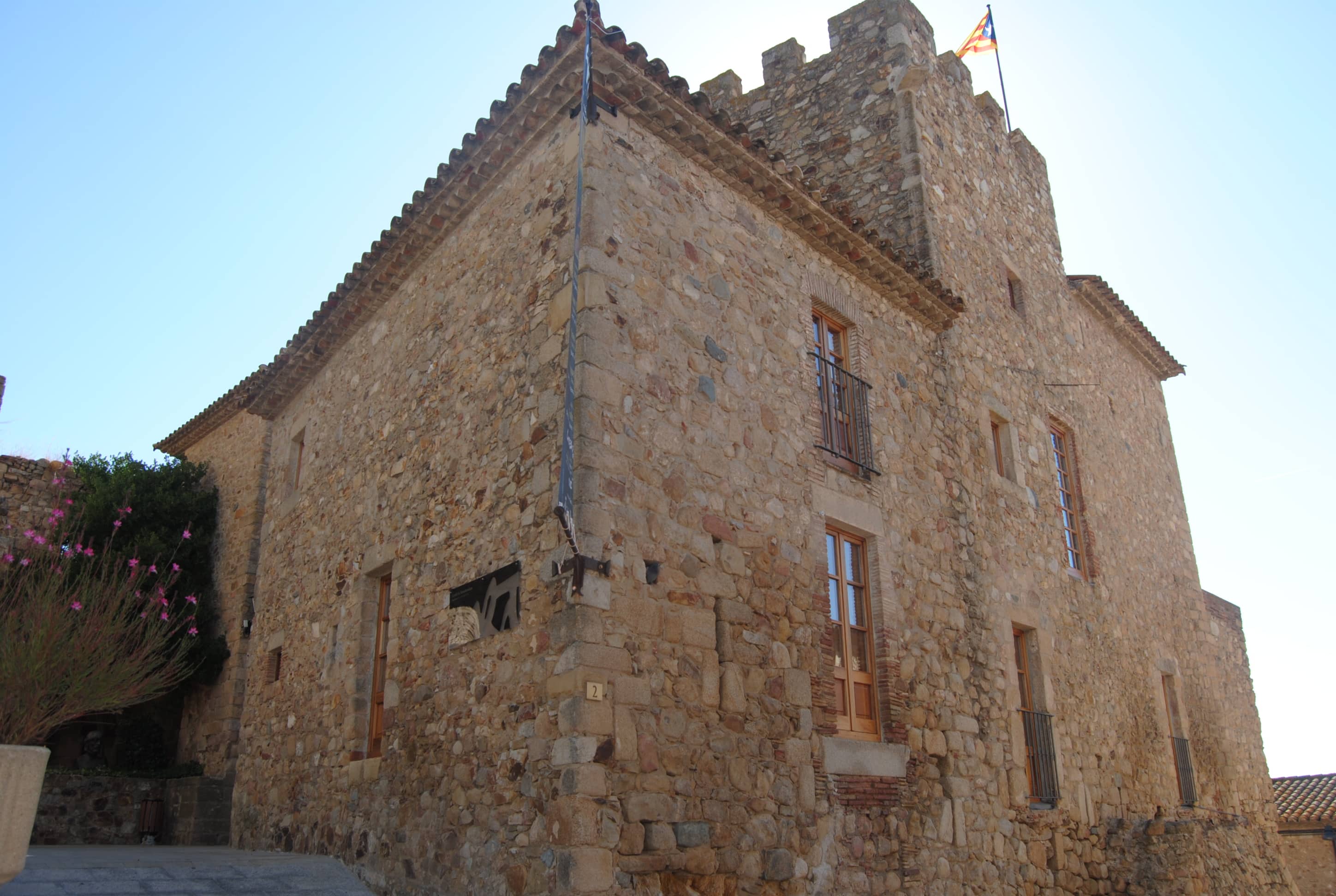 Castell dAro. Castell de Benedormiens.