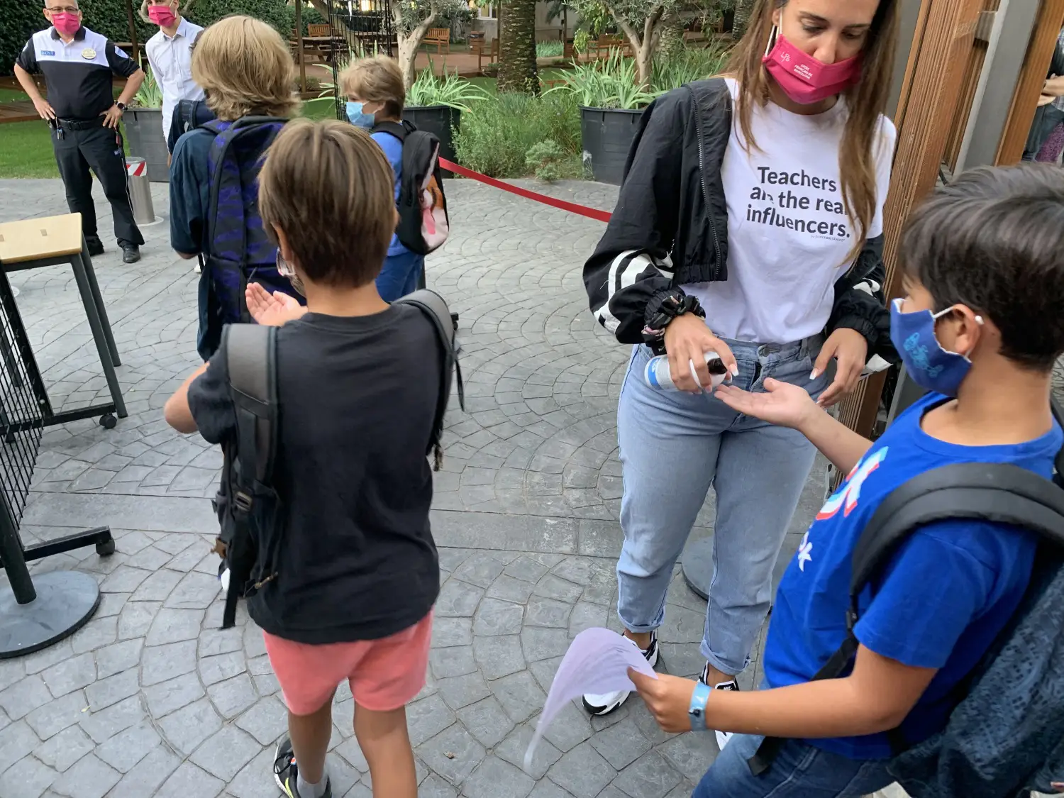 Rentrée Lycée Français de Barcelone - Sous les masques, joie et soulagement 4 lycée français barcelone 2