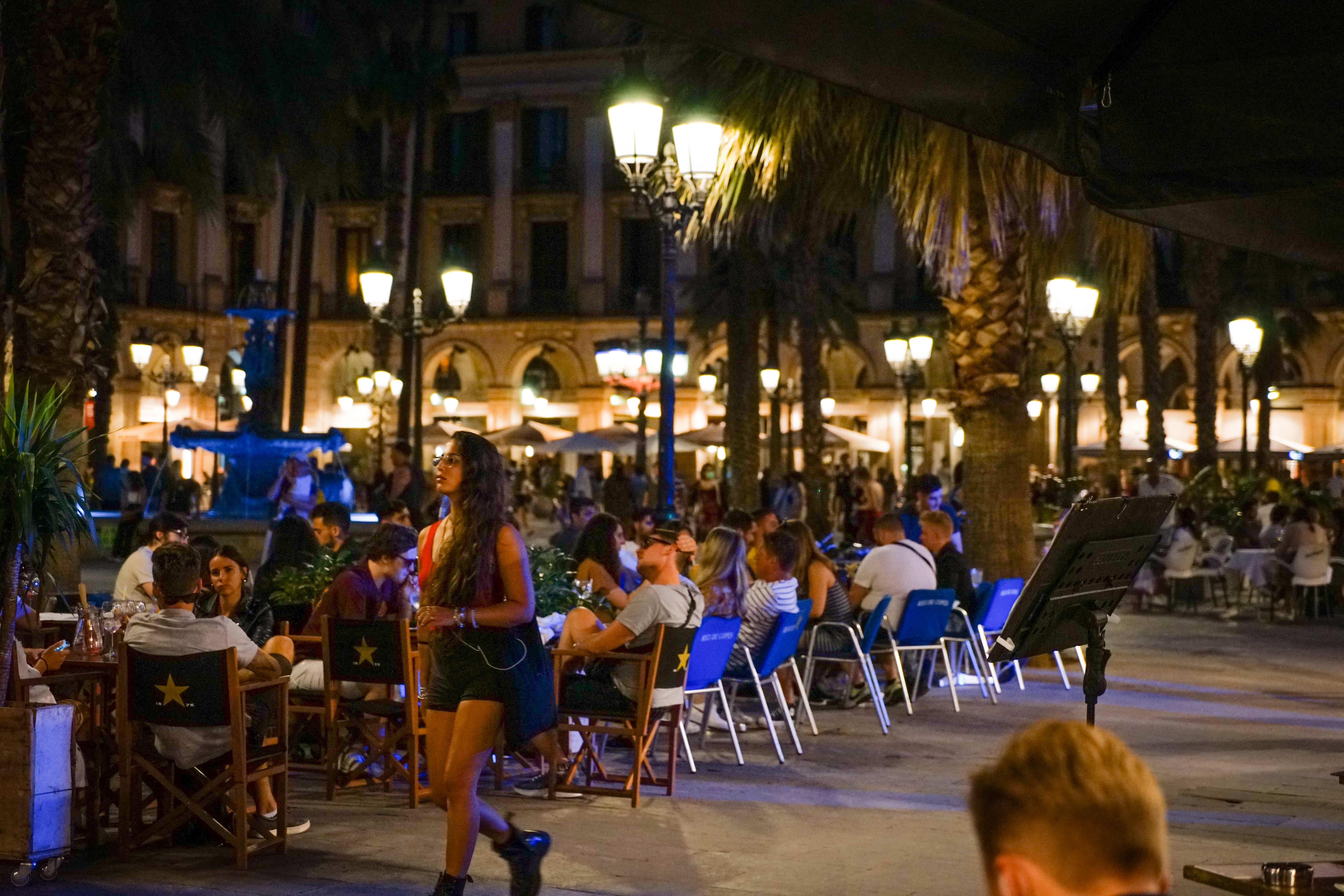 Placa reial nuit Barcelone Clementine Laurent