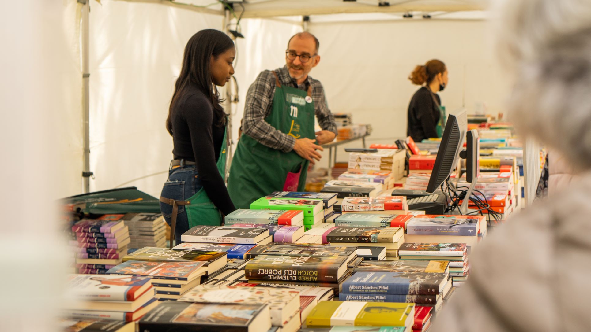 Sant Jordi Barcelone rose livre fete Catalogne Photo Clementine Laurent Equinox 06448