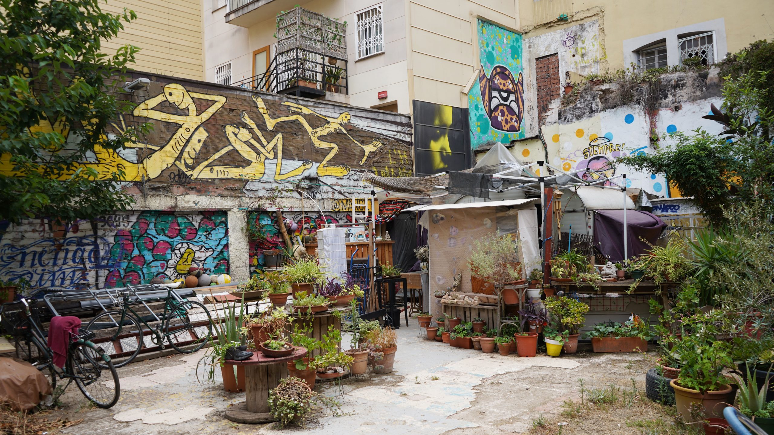 Jardin communautaire street art à barcelone