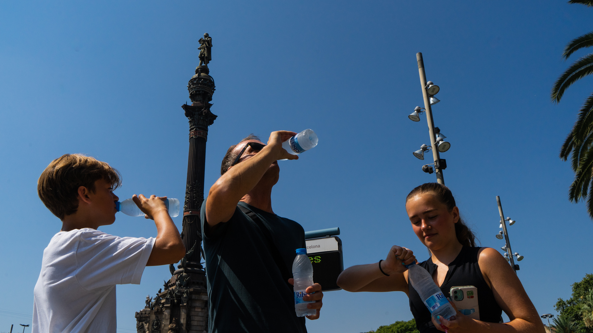 Touristes ete chaleur canicule chaud port Barcelone Photo Clementine Laurent Equinox 14