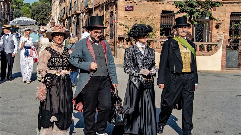 Fete moderniste Colonia Guell Barcelone Photo F. Moncayo