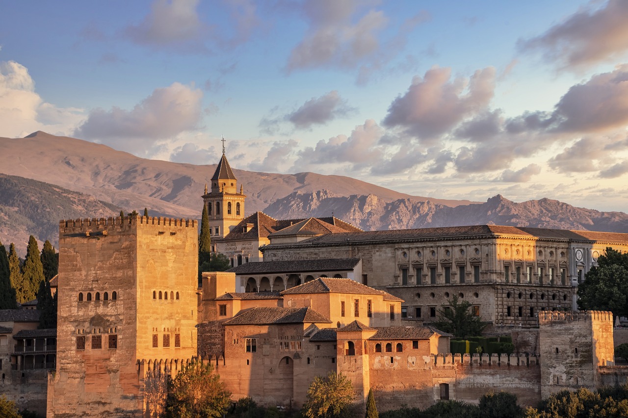 Un tremblement de terre à Barcelone ? La ville de Grenade, connue pour l'Alhambra, est bien plus susceptible de vivre un séisme de forte intensité.