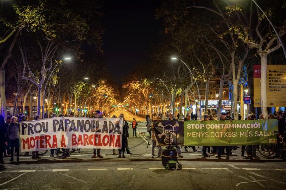 Equinox Barcelone moto noel