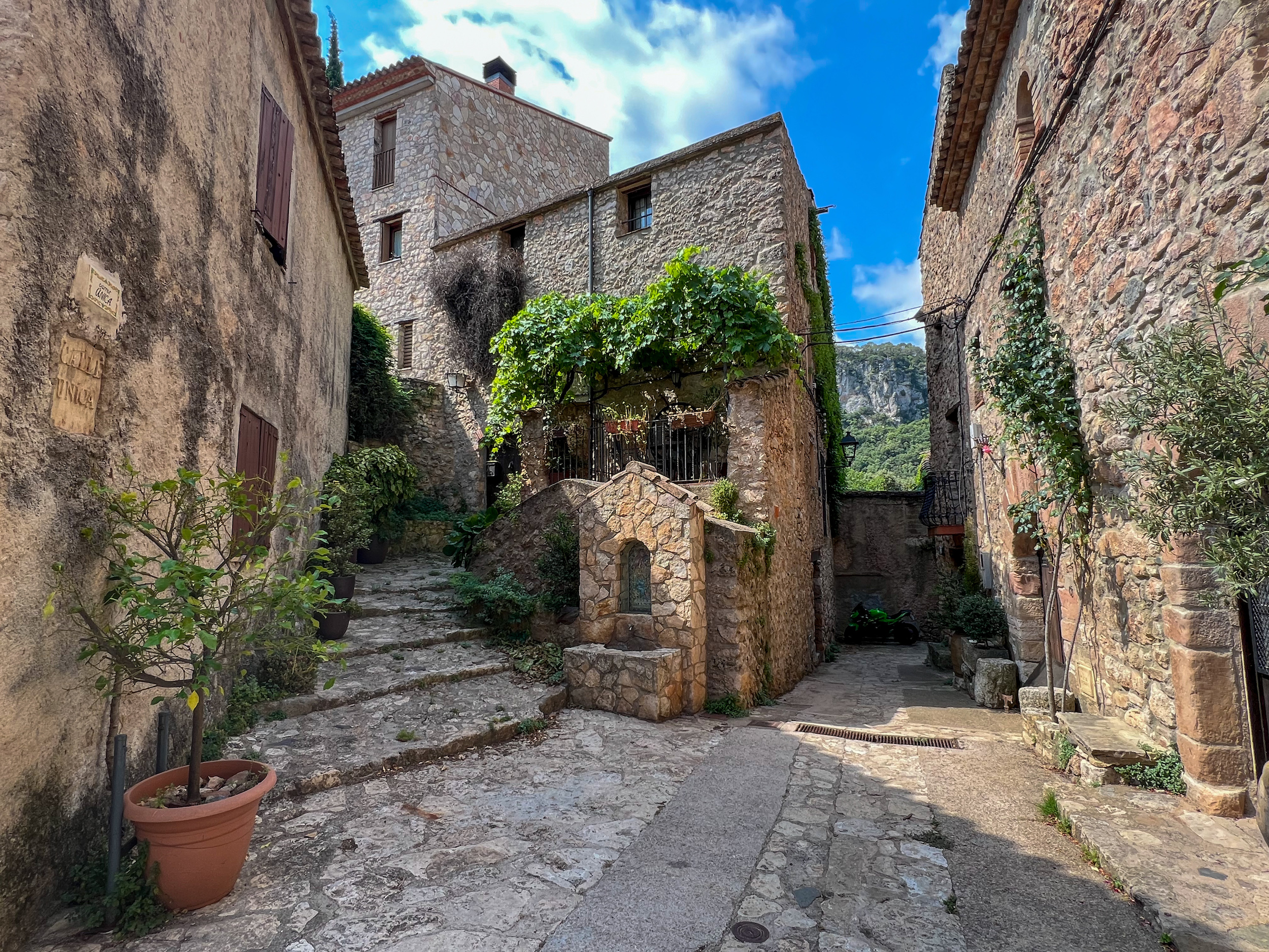 village catalogne