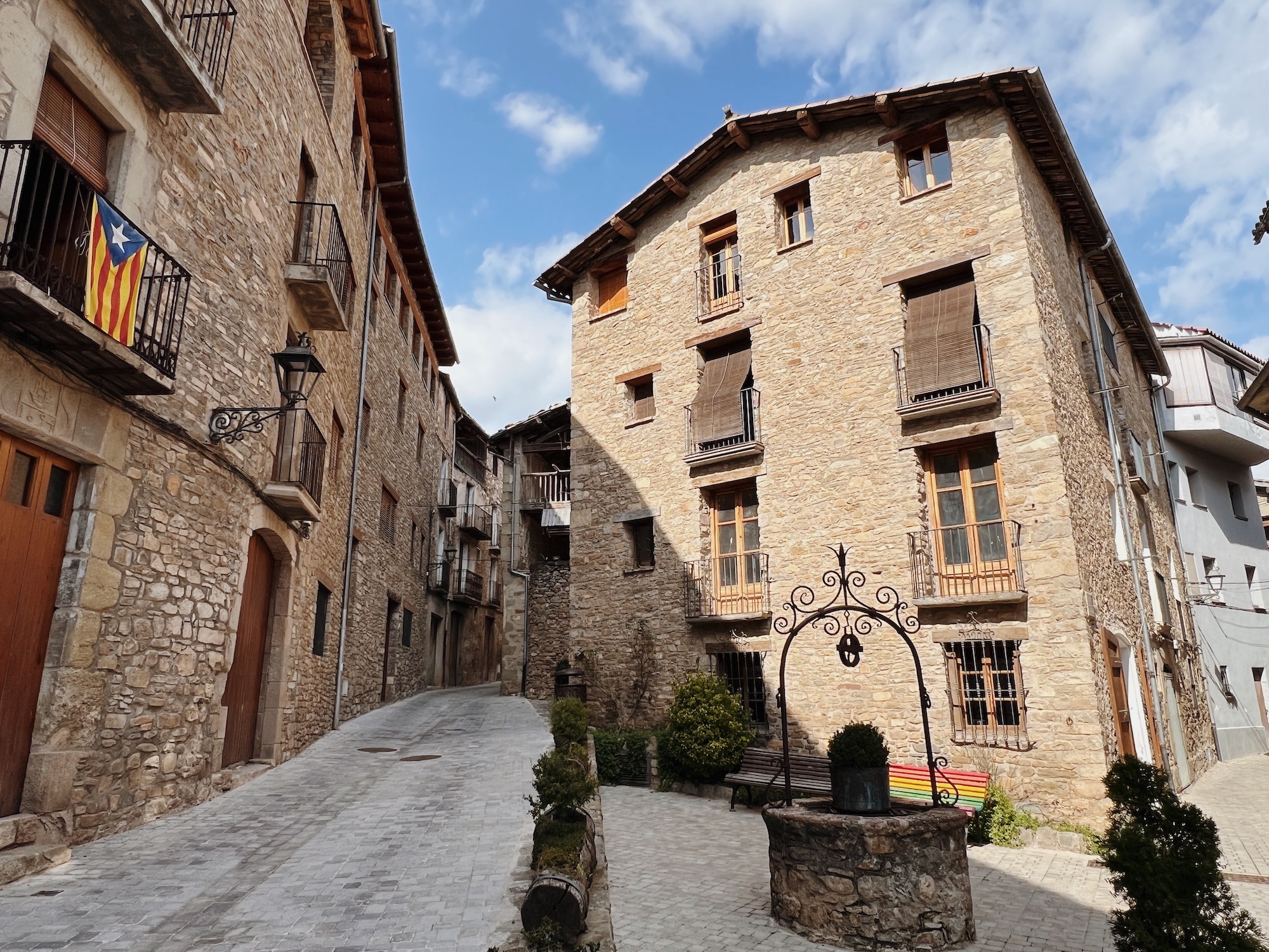 village catalogne