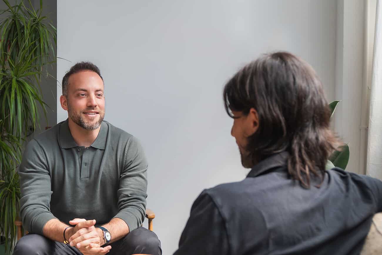Conseil en psychothérapie humaniste à Barcelone avec Quentin Vermont, spécialiste en approche personnalisée pour un mieux-être mental.