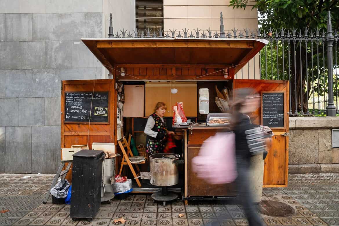 Castanyes i morts vendeuse de châtaigne barcelone