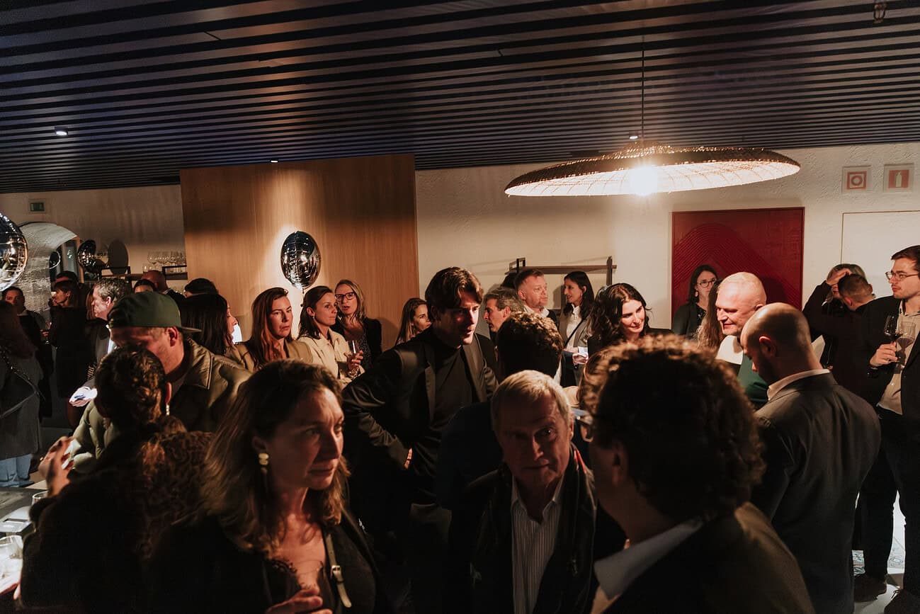 La grande soirée des annonceurs et partenaires d'Equinox en images 2 Participants lors de la grande soirée d'Equinox, ambiance conviviale et professionnelle.