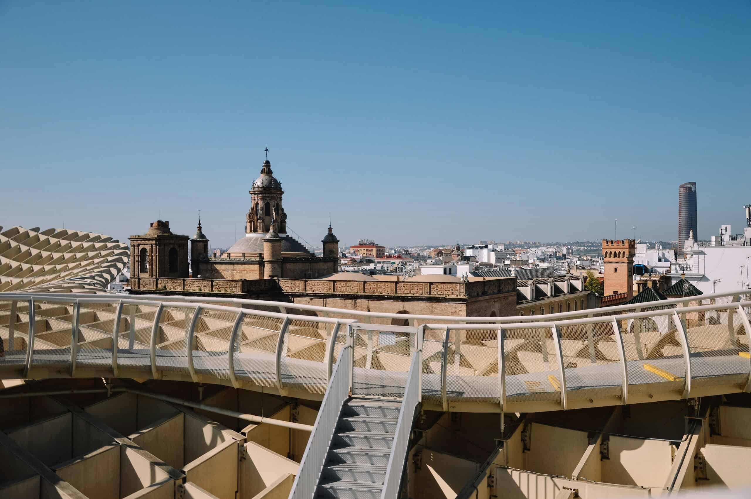 Espagne futuriste : 7 lieux où l’architecture flirte avec la science-fiction 4 nana ITvCtf5h6vM unsplash scaled