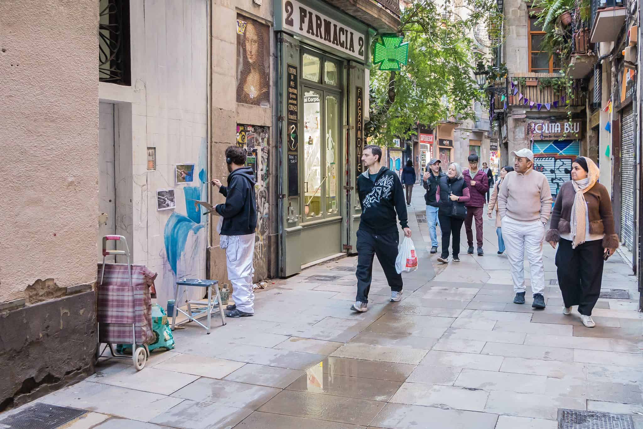 Barcelone : la plus ancienne des rues commerçantes graffée pour ses 1000 ans 9 cardersss