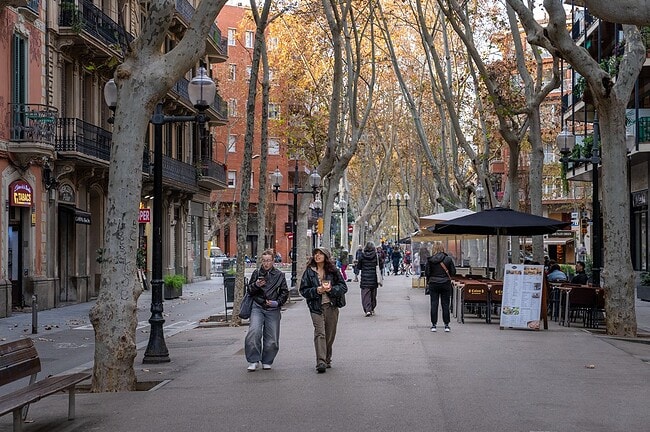 rambla de poblenou barcelone jeunes