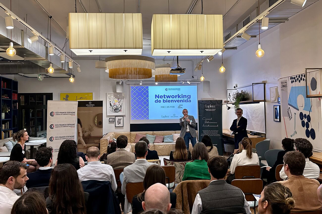 Barcelone, base stratégique de croissance pour les nouveaux membres de la CCI 3 Événement de networking à Barcelone pour les membres de la CCI, favorisant la croissance et les opportunités d'affaires dans un cadre stratégique.