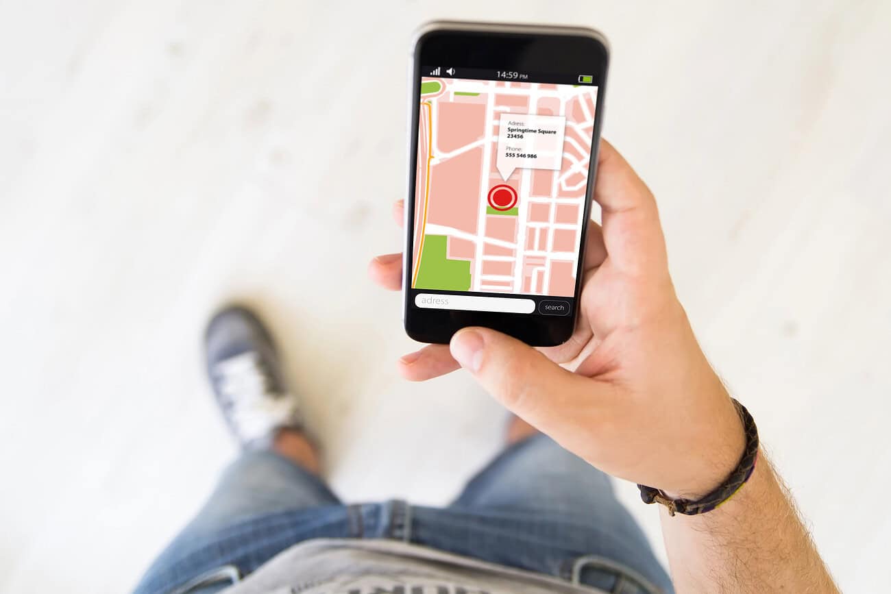 Applications de Géolocalisation Gratuit pour Téléphone: Les Meilleures Options 1 Application de géolocalisation gratuite affichant une carte sur smartphone, idéale pour suivre votre position en temps réel.