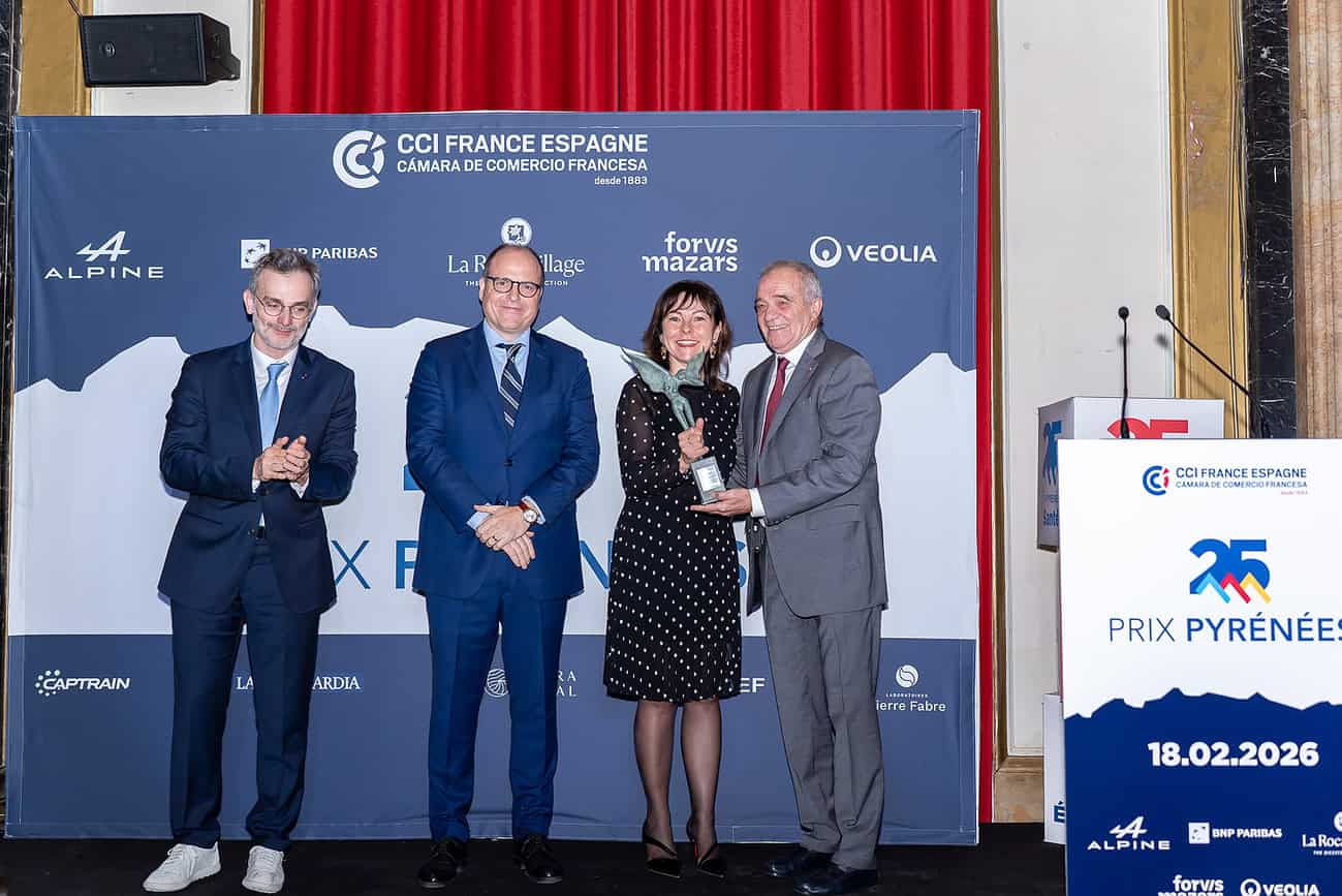 Balade symbolique lors de la cérémonie du Prix Pyrénées, célébrant 25 ans de collaboration entre la Catalogne et l’Occitanie.