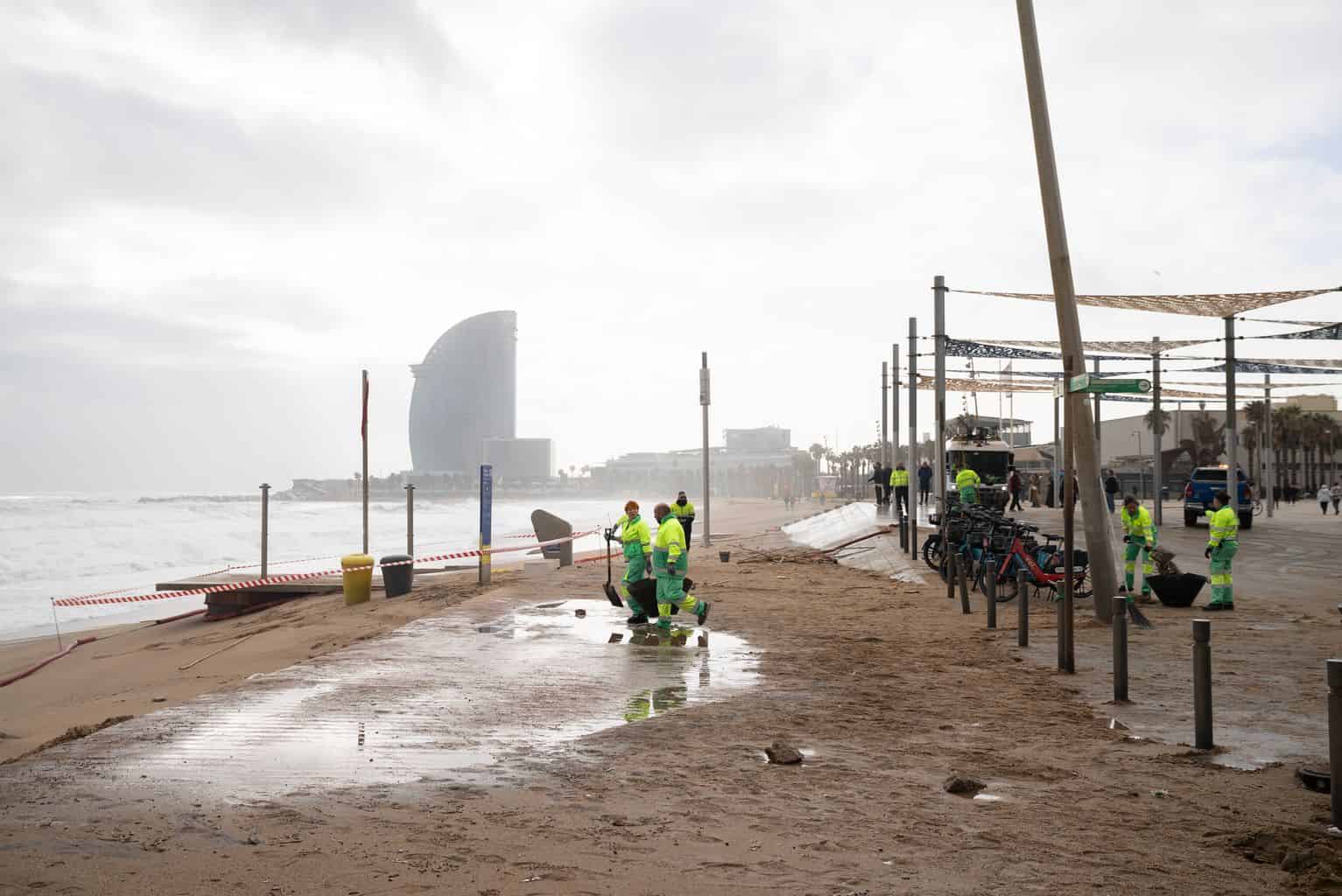 Equinox : toute l'actu de Barcelone et les bons plans de la ville 16 personal municipal fent feines per ar