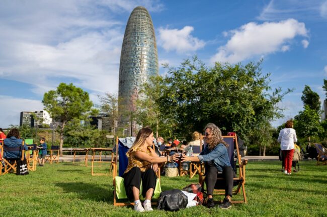 Equinox : toute l'actu de Barcelone et les bons plans de la ville 26 unes dones conversen a la clariana de