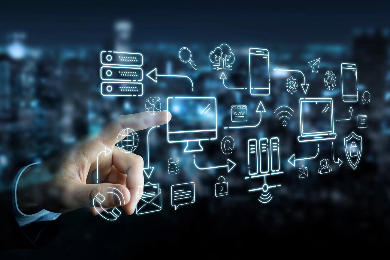Illustration des technologies numériques et de la communication professionnelle avec une main interagissant avec des icônes holographiques.