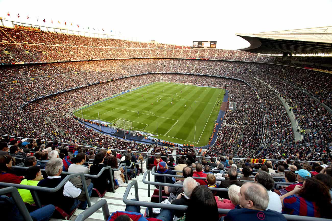 Comment la ville de Barcelone se transforme à l'occasion des grands événements footballistiques 2 Depositphotos 18735341 XL