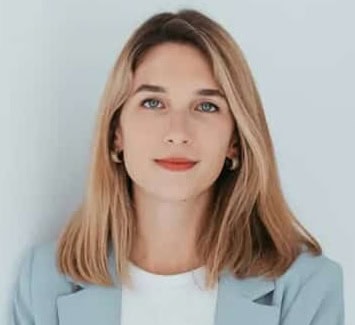 Equinox Barcelone & Madrid : qui sommes-nous ? 15 Leslie Singla, rédactrice publicité chez Equinox