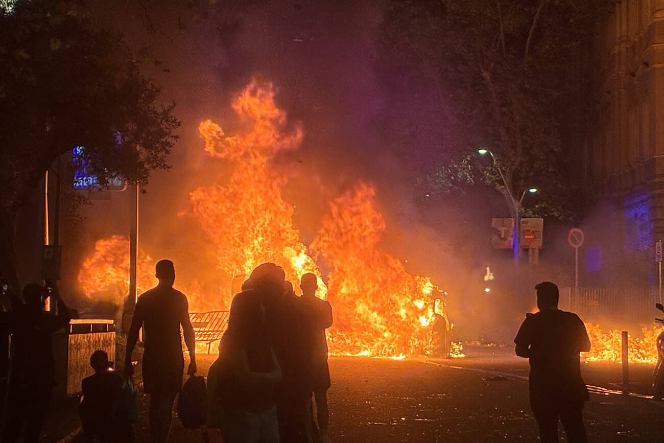 incendies barcelone manifestations